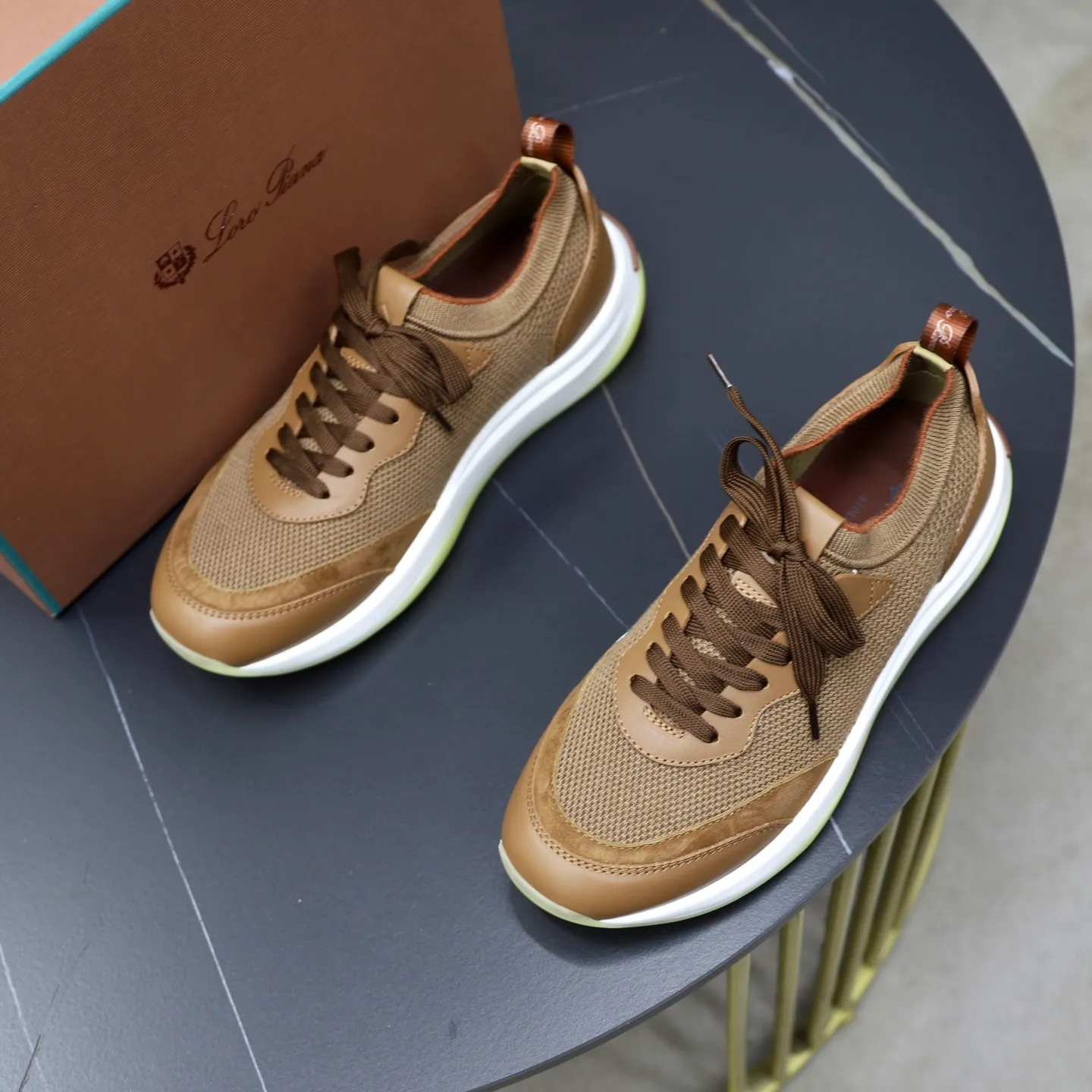 Factory price: 💰620 Loropiana LP men's shoes ♞size; 38-44 "45.46 customization" cowhide stitching and cowhide feet. It is really easy to wear, lazy, relaxed, casual, perfect comfort, and there are many color choices, and they all look good with clothes. Is it true that Loropiana can bring social value? “Loropiana is the best thing money can buy”